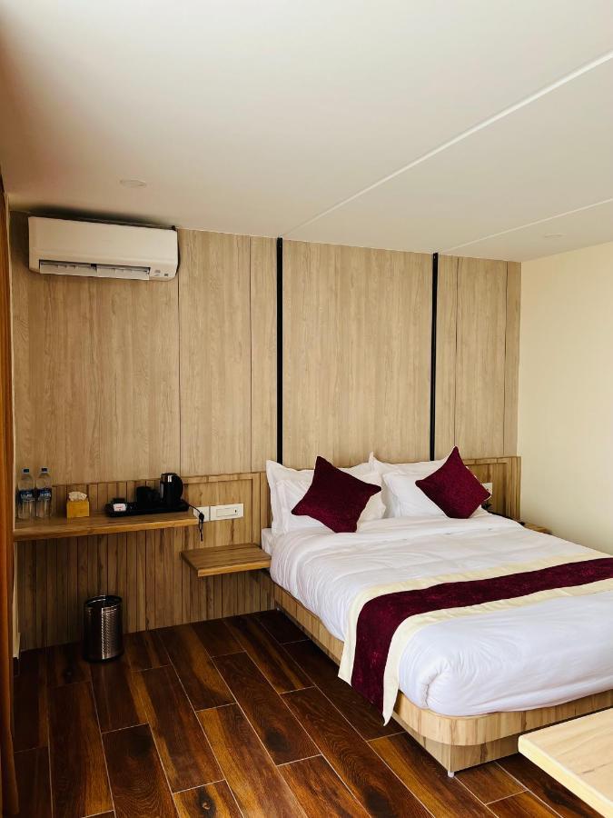 Hotel Black Diamond - Transit Point Inside Hotel Kathmandu Exterior photo
