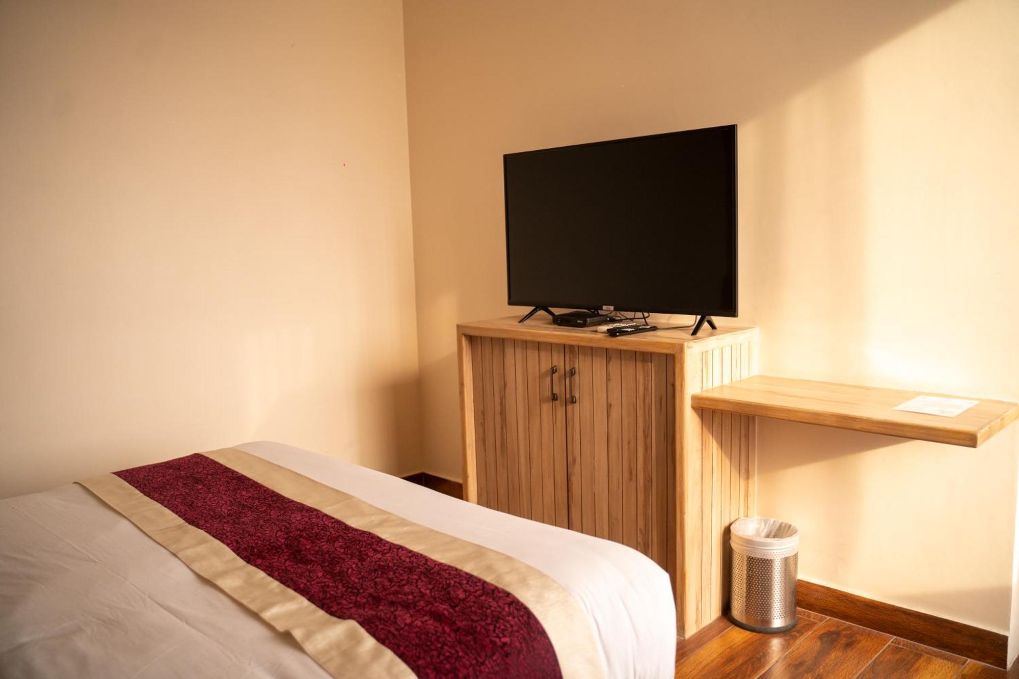 Hotel Black Diamond - Transit Point Inside Hotel Kathmandu Exterior photo